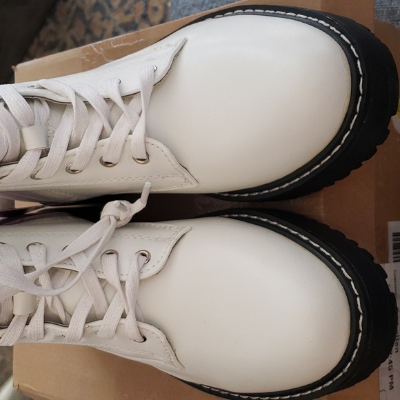 Hawkwell White Combat Side Zipper Lace up Ankle Booties Size 8.5 - Picture 4 of 10